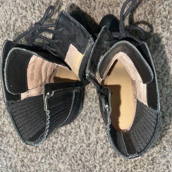 Michael Kors lace up boots - Picture 4 of 4